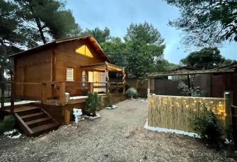 Superbe chalet neuf 4    6 pers has Balcony rooms