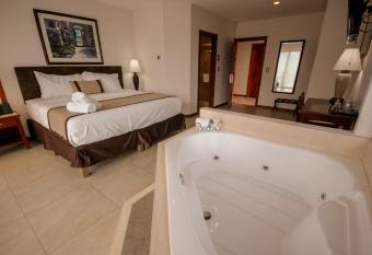 Beachfront Hotel Tramonto has Balcony rooms