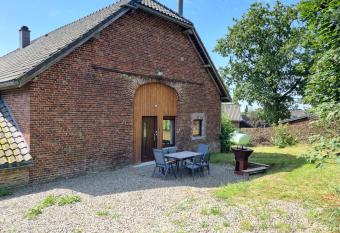 Chez Papy has Balcony rooms