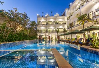 Landing Gold by Amatak allows 18 year olds to book a room