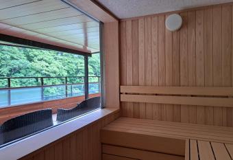 Shiobara Onsen Ryokan Kamiaizuya allows 18 year olds to book a room