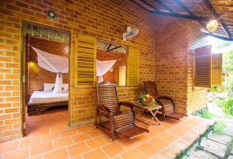 Mekong Rustic Cai Be allows 18 year olds to book a room