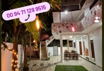 Sunnyplace Guest Mirissa allows 18 year olds to book a room