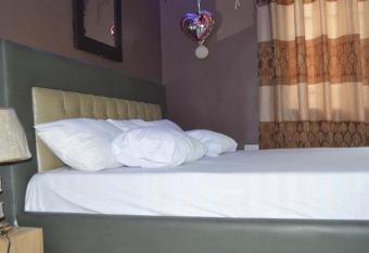 (null) has Balcony rooms