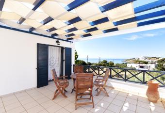 Glafki Studios Syros has Balcony rooms