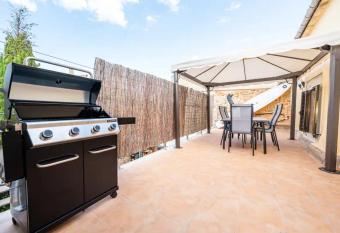 C an Artur has Balcony rooms