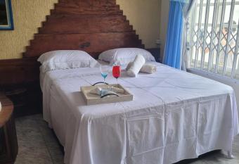 SPA Urbano has rooms with a private hot tub