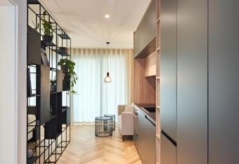 living TIMELESS- Stylische Design Apartments nahe Europa-Park und Elsass mit Balkon und privatem Parkplatz has Balcony rooms