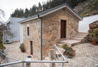 Casa Valverde - Vale de Cambra has Balcony rooms