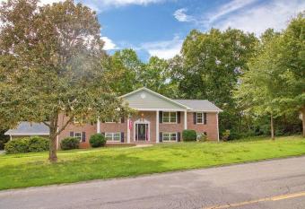 (null) has Balcony rooms