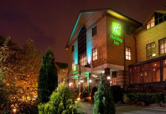 Holiday Inn Rotherham-Sheffield M1,Jct.33, an IHG Hotel allows 18 year olds to book a room