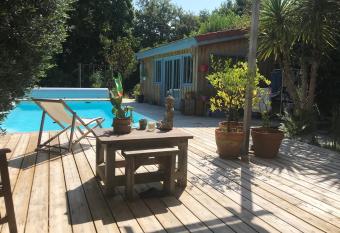 Villa Piscine has Balcony rooms