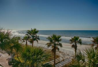 Casa Loma Panama City Beach - Beachfront allows 18 year olds to book a room