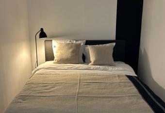 (null) has Balcony rooms