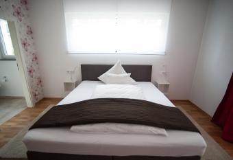 Hotel Apartment am Arbach allows 18 year olds to book a room