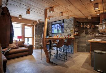 Lodge plein pied avec jardin    10min de Chamonix has Balcony rooms