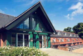 Mercure Warwickshire Walton Hall Hotel & Spa allows 18 year olds to book a room