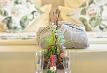 Romantic Greenhouse has Balcony rooms