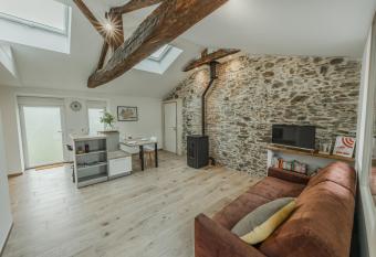 Grange R  nov  e 2 Pers-LePetitLieu-G  te Le 411 has Balcony rooms