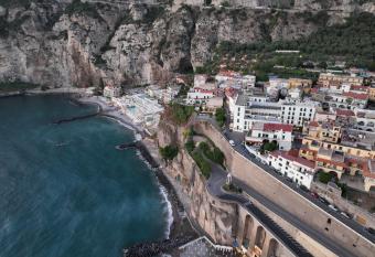 Seaside JEM has Smoking/Balcony rooms