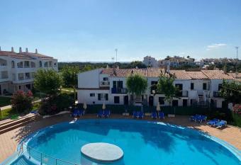 Cala Blanes, apartamento con piscina APM-2142 allows 18 year olds to book a room