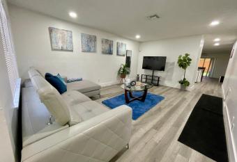 Modern Quiet 3Bed 2Bath Gem has Balcony rooms