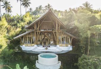Magic Hills Bali - Eco Luxury Adventure has rooms with a private hot tub