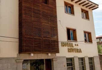 Hotel Rivera has rooms with a private hot tub