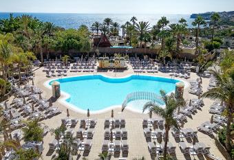 Servatur Monte Feliz powered by Playitas allows 18 year olds to book a room