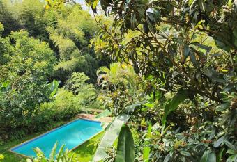 Casa de Campo Embu das Artes has Balcony rooms