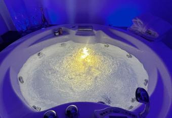 Le stanze di Vino Rosso has Balcony rooms