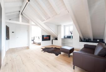 Wohnung mit Extraklasse an fantastischer Lage! has Balcony rooms