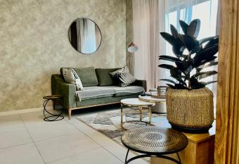 Cozy Retreat in Carlswald 229 has rooms with a private hot tub