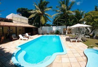 Pousada Parador 081 allows 18 year olds to book a room