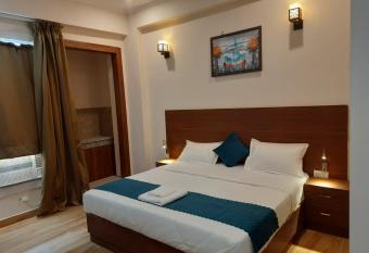 The Viraaj Banquets and Hotel has Balcony rooms