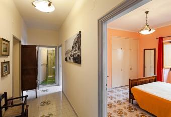 Residenza Sorrentina allows 18 year olds to book a room
