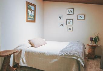 Santuario Ecologico Monteverde allows 18 year olds to book a room