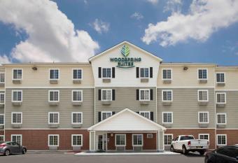 Woodspring Suites San Antonio North Live Oak I-35 has Smoking rooms