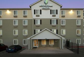 WoodSpring Suites San Antonio South allows 18 year olds to book a room