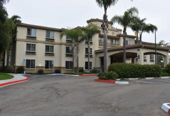 Studio 6 o Carlsbad allows 18 year olds to book a room