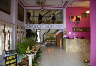 A Palace on River ( Rashmi Guest House ) allows 18 year olds to book a room