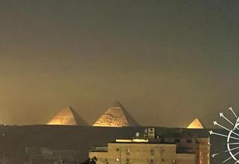 Sunrise pyramids view has rooms with a private hot tub