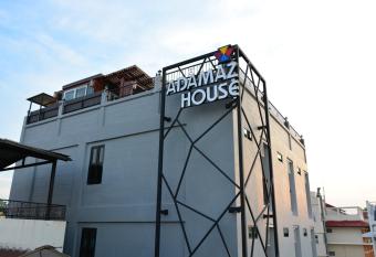 Adamaz House has Balcony rooms