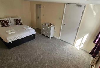 Plas Bellin Studios allows 18 year olds to book a room