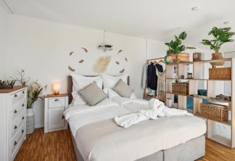 Business I Family Apartment I 1-4 Personen - Aare Blick, nahe Altstadt I Beamer - 99 has Balcony rooms