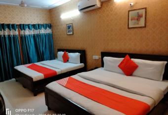 Hotel The Diamond Ring 45B has Balcony rooms