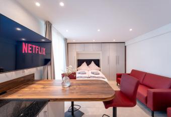 Kunstvolle Wohnung in der Stadt has Balcony rooms