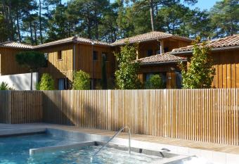 Domaine du Ferret Baln  o & Spa has Balcony rooms