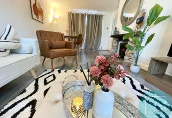 Stylish 3-Bedroom St Helens Home with Parking & Wi-Fi allows 18 year olds to book a room