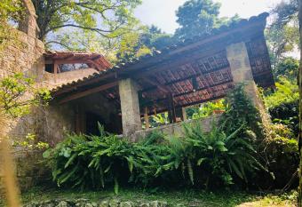 El Refugio de los   ngeles allows 18 year olds to book a room